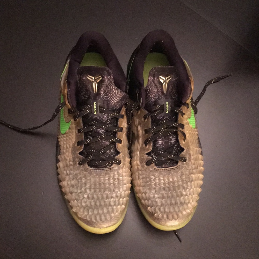 Nike Kobe 8 edition sneaker size7